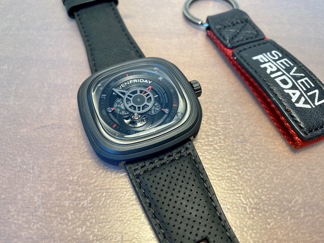 Sevenfriday Horloge P3/01 Here - Luxury Watch Winder recensie en prijs